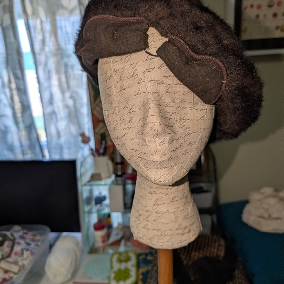 Vintage Women's brown faux fur beret-sz S/M - Picture 4 of 4